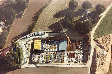 Luftaufnahme der Baustelle im Jahr 1991