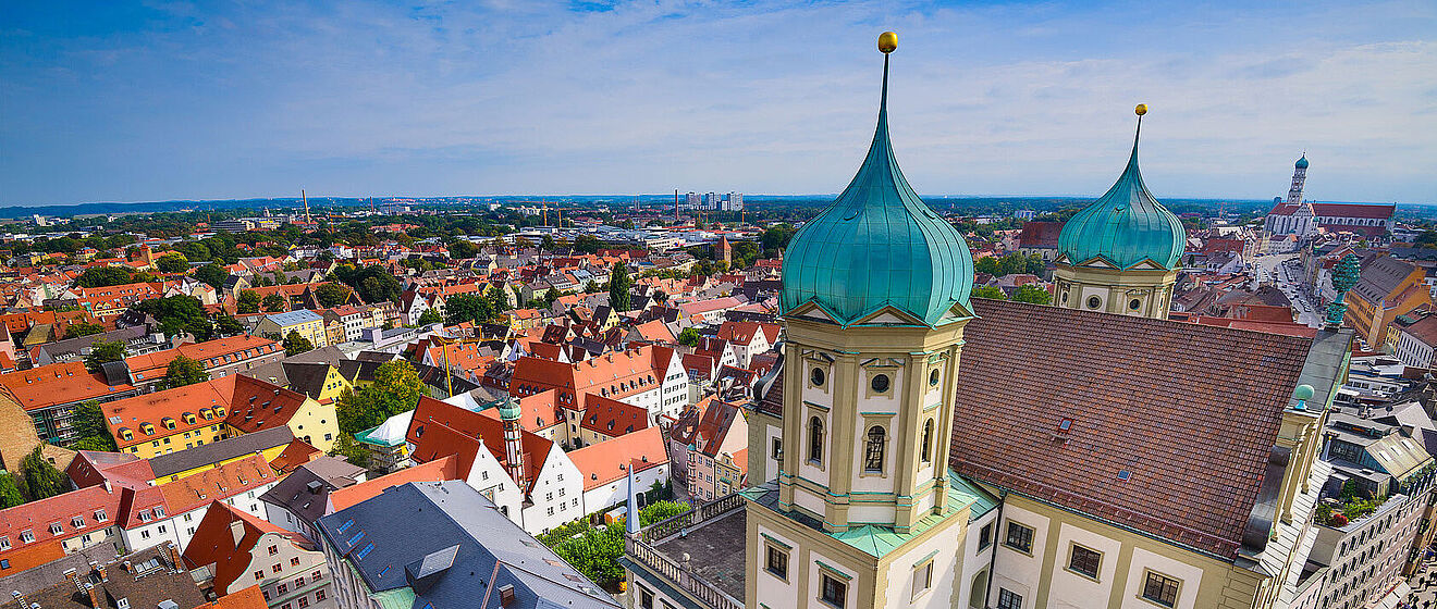 Augsburg_Rathaus_Luft.jpg Augsburger Innenstadt und das Rathaus aus der Vogelperspektive